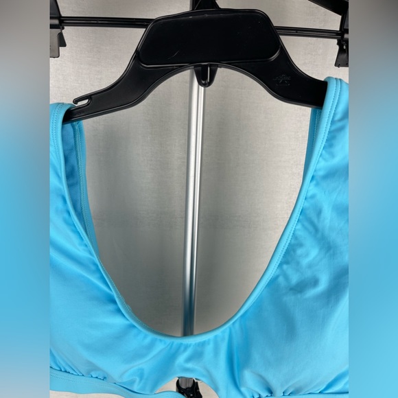 VYB BLUE SOLID CAP SLEEVE SWIM BRALETTE Size Medium NWT - Picture 11 of 13